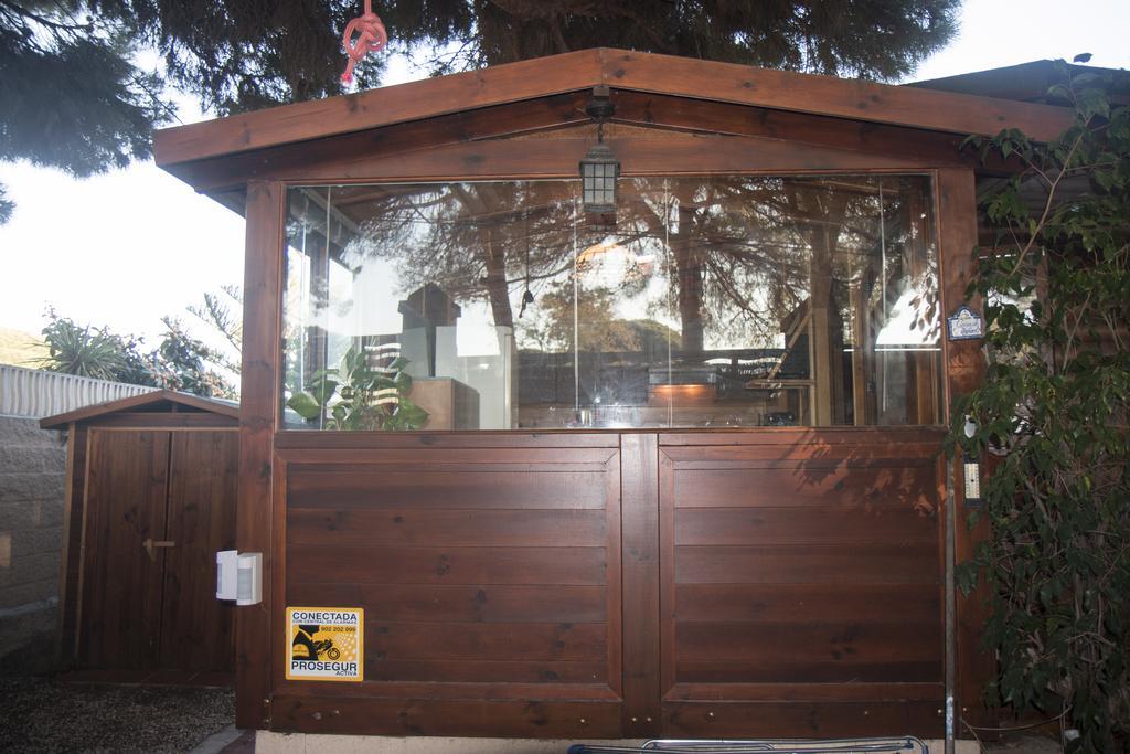 Wood House Close *